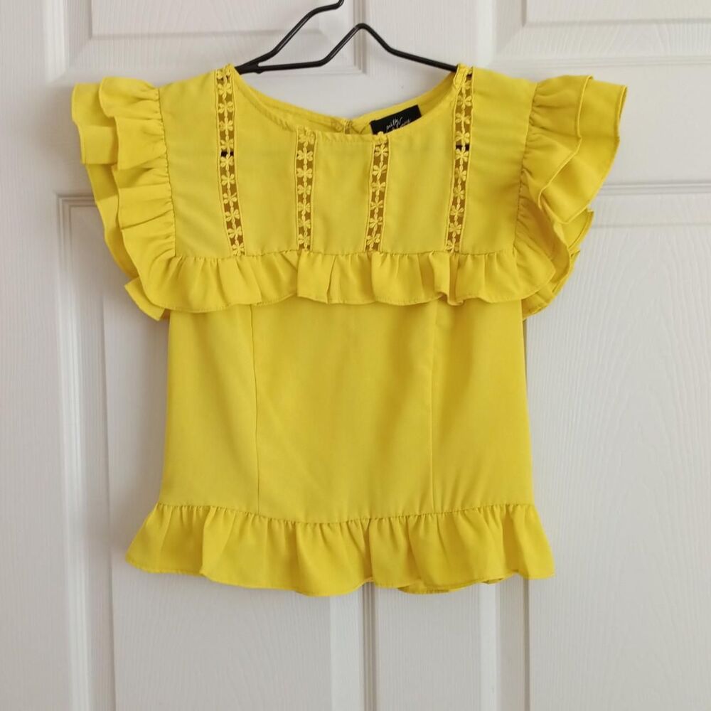 Milk & Honey vibrant yellow flutter sleeve top Small